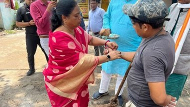 India News | Madhya Pradesh: Bhopal Mayor Malti Rai Ties Rakhi to Sanitary Workers