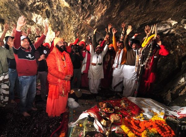 Amarnath Yatra 2024 Concludes After 52 Days, Chhari Mubarak Reaches Holy Shrine Amid Heightened Security and Rituals