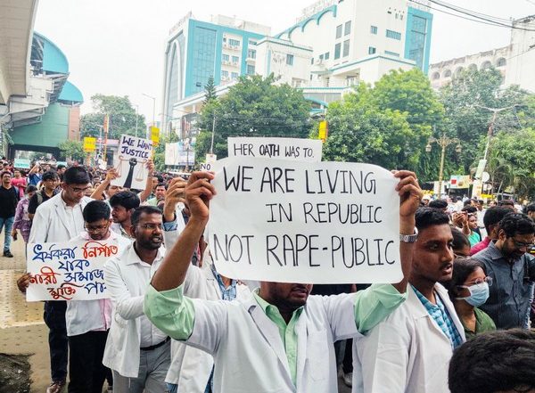 India News | Social Media Platforms to Comply with SC Order on Removal of Deceased's Identity in RG Kar Medical College Incident: Ministry of IT