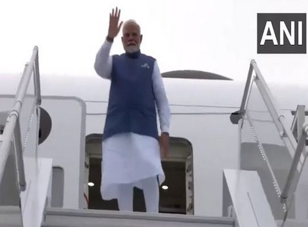 World News | PM Narendra Modi Emplanes from Warsaw, to Travel to Ukraine in Second Leg of His Two-nation Visit