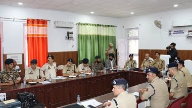 India News | DGP J-K Visits Doda, Kishtwar to Review Security Scenario, Election Preparedness