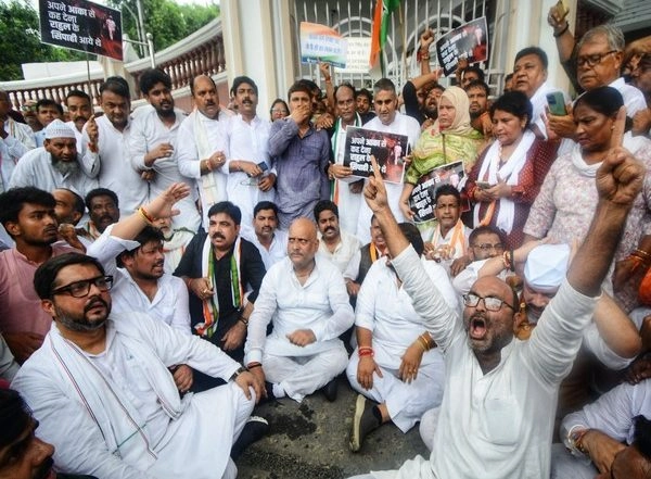 India News | Uttar Pradesh Police File FIR Against Congress State Chief Ajay Rai, 100 Others for  Protests Near Raj Bhawan