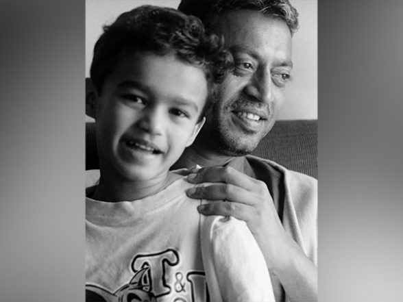 Entertainment News | Babil Shares His Childhood Pictures with Father Irrfan Khan | LatestLY