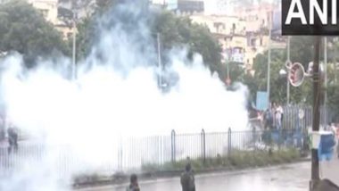 India News | Kolkata: Police Lob Tear Gas, Lathicharge Protestors as 'Nabanna Abhijan' Rally Turns Violent