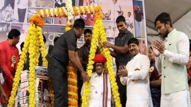 Business News | Dhareshwar Vidya & Krida Pratisthan Honored Sharad Pawar with Granth Tula on the Occasion of Pratisthan's Silver Jubilee Year