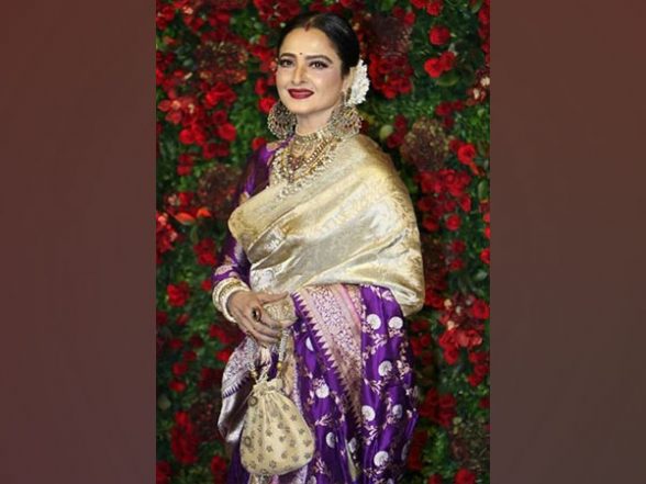 Entertainment News | Rekha to Add ‘char Chand’ to IIFA 2024 with Her Performance | LatestLY