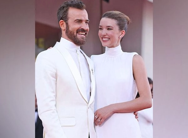 Entertainment News | Justin Theroux, Nicole Brydon Bloom Are Engaged