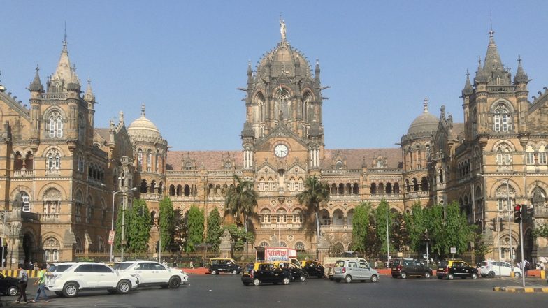 CSMT Bomb Threat: Man Makes Threatening Call About RDX Being Placed at Chhatrapati Shivaji Maharaj Terminus in Mumbai, Turns Out Hoax; Police Launch Hunt for Caller