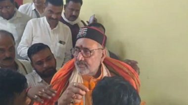 Giriraj Singh Attacked in Begusarai: BJP Leader Alleges Attempted Attack During Janta Darbar in Bihar (Watch Videos)