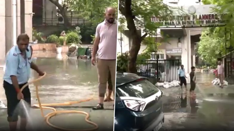 Delhi Rains: Heavy Rainfall Causes Waterlogging in National Capital, Institute of Town Planners India Building Flooded (Watch Video)