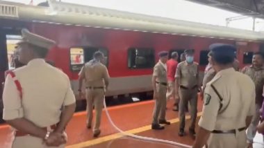 Andhra Pradesh Train Fire: Three Coaches of Empty Korba-Visakhapatnam Express Gutted in Blaze at Visakhapatnam Station (Watch Videos)