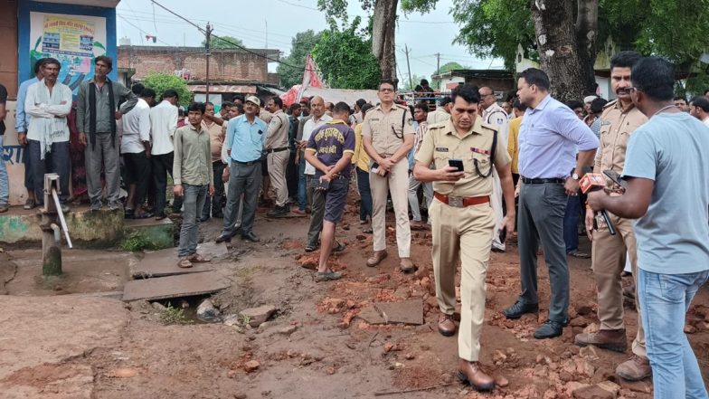 Wall Collapse in Madhya Pradesh: 8 Dead, Several Injured After Wall of Hardaul Baba Temple Collapses During Religious Event in Sagar (Watch Video)