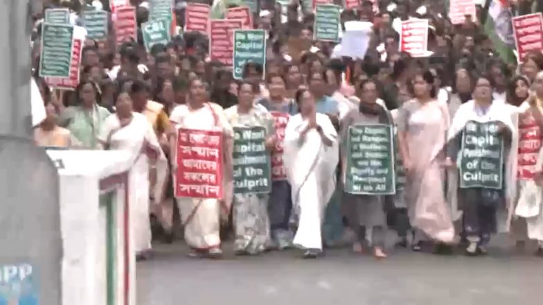 Kolkata Doctor Rape-Murder Case: West Bengal CM Mamata Banerjee Takes Out Rally Demanding Capital Punishment for Accused (Watch Video)