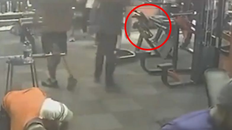 Sudden Death Caught on Camera in Jamnagar: Teen Collapses and Dies of Heart Attack While Exercising in Gym; Video Surfaces