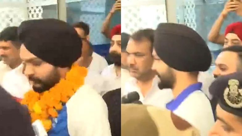 Sarabjot Singh Receives Warm Welcome At Airport As He Arrives in New Delhi After Winning Bronze Medal in 10M Air Pistol Mixed Team Shooting Event at Paris Olympics 2024 (Watch Video)