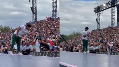 Arshad Nadeem Spotted Giving Autograph to Fans at Champions Park Near Eiffel Tower After Winning Historic Gold Medal in Men’s Javelin Throw at Paris Olympics 2024 (Watch Video)