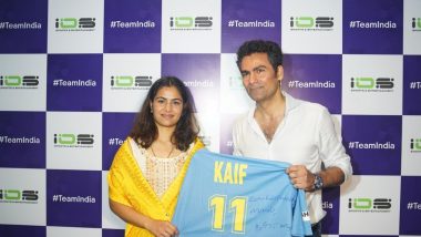 Manu Bhaker Meets Former Cricketer Mohammad Kaif in an Event Following Star Shooter's Double Bronze Medal Win in Paris Olympics 2024, Exchanges Jersey (See Post)