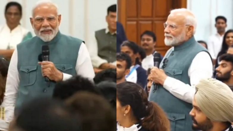 PM Narendra Modi Talks About Making Reels In His Conversation With Indian Contingent at Paris Olympics 2024, Says ‘Ussey Jitna Door Rahe Utna Accha Hi Hai’ (Watch Video)