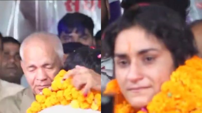 Vinesh Phogat Turns Emotional After Meeting Uncle Mahavir Singh Phogat Upon Arrival at Balali Village After Paris Olympics 2024 Heartbreak (Watch Video)