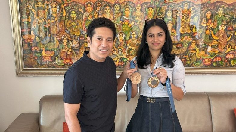 Manu Bhaker Meets Sachin Tendulkar After Bronze Medal Triumph at Paris Olympics 2024, Post Goes Viral