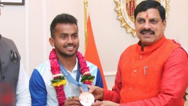 MP CM Mohan Yadav Felicitates Indian Men's Hockey Team Midfielder Vivek Sagar Prasad For Winning Bronze Medal in Paris Olympics 2024