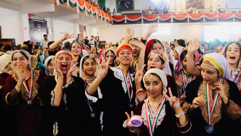 Largest Kashmiri Folk Dance Ever Performed by 10000 Young Women at Kashur Riwaaj Cultural Fest on Occasion of 78th Independence Day