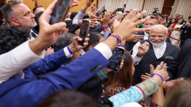 PM Modi Poland Visit: Prime Minister Narendra Modi Receives Warm, Enthusiastic Welcome From Members of Indian Diaspora in Warsaw, Interacts With Children (Watch Video)