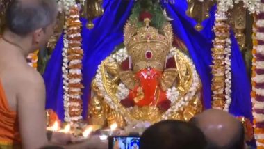 Ganesh Chaturthi 2024: ‘Aarti’ Performed at Mumbai’s Siddhivinayak Temple on 1st Day of Ganeshotsav (Watch Video)