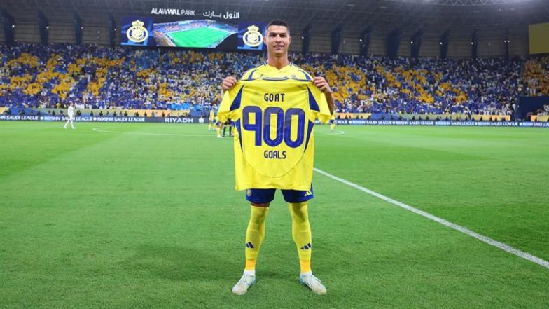 Cristiano Ronaldo Receives Special Jersey For 900-Goal Milestone During Al-Nassr vs Al-Ahli Saudi Pro League 2024-25 Match (Watch Video)