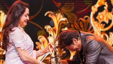 IIFA Awards 2024: Shah Rukh Khan Hugs His Mentor Hema Malini As He Presents the ‘Dream Girl’ With Outstanding Achievement Award (See Pics and Video)