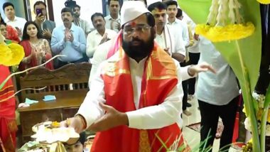 Ganesh Chaturthi 2024: Maharashtra CM Eknath Shinde Offers Prayers With Family on Ganesh Chaturthi; Wishes for Prosperity of Countrymen (Watch Video)