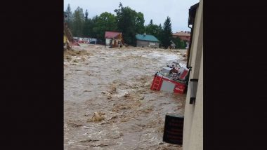 Czech Republic, Poland Floods: Rising Floodwaters Trigger Massive Evacuations in Central Europe Due to Record Rainfall; Thousands Evacuated (Watch Videos)