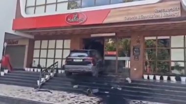 Agra: Speeding Car Loses Control and Rams Into Haldiram Restaurant in Sanjay Place; Probe Launched (Watch Videos)