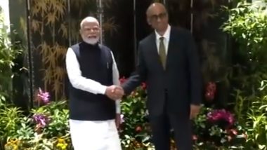 PM Modi Singapore Visit: Prime Minister Narendra Modi Discusses Ways To Boost Bilateral Cooperation With Singapore President Tharman Shanmugaratnam (Watch Video)