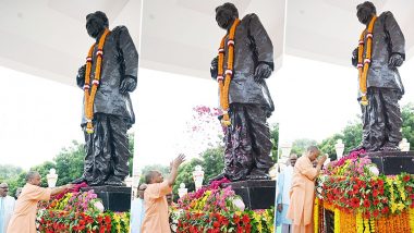 Deen Dayal Upadhyaya Birth Anniversary 2024: Uttar Pradesh CM Yogi Adityanath Unveils Statue of Bharatiya Jan Sangh Leader on His Jayanti (Watch Video)