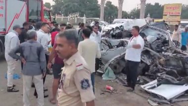 Sabarkantha Road Accident: 7 Persons Killed As Car Rams Into Trailer Truck on National Highway Near Himatnagar in Gujarat (Watch Video)