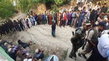 Jammu and Kashmir Assembly Elections 2024 Phase 2 Polling: Long Queues Seen at Polling Stations During Second Phase of Polls (Watch Videos)