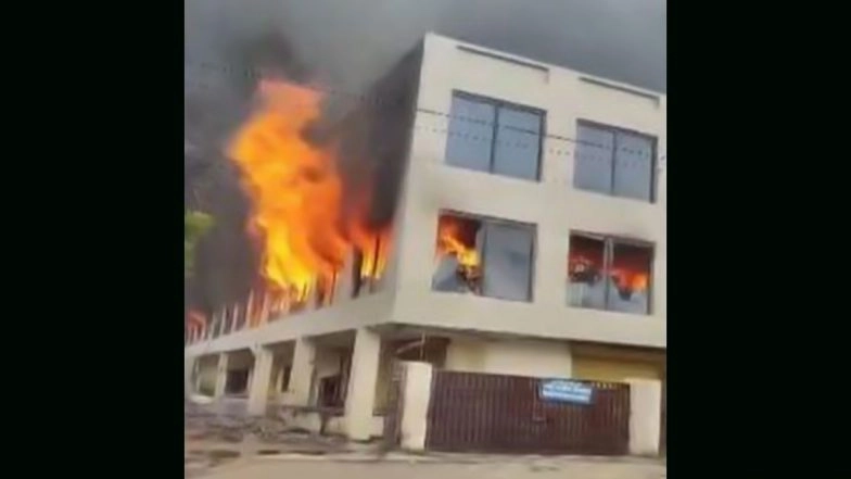 Fire Breaks Out at Textile Factory in Delhi, No Casualty Reported