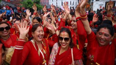 Teej 2024: Hindu Women Celebrate ‘Teej’, Offer Prayers at Pashupatinath Temple in Nepal's Kathmandu (Watch Video)