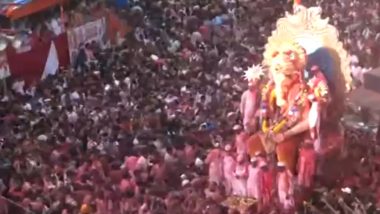 Lalbaugcha Raja Visarjan: Video Shows Mumbai Streets Flooded With Devotees as Lalbaugcha Raja Ganpati Taken for Immersion on Last Day of Ganeshotsav 2024