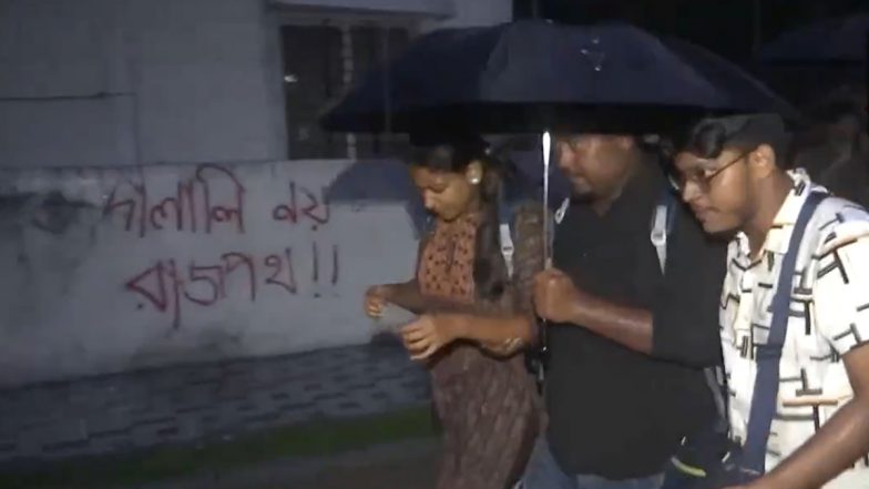 RG Kar Impasse: Agitating Doctors To Attend Meeting at West Bengal CM Mamata Banerjee’s Residence in Kolkata (Watch Video)