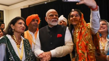 PM Modi in US: Prime Minister Narendra Modi Meets Members of Indian Diaspora in New York (See Pics and Video)