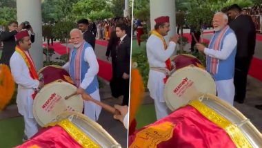 PM Narendra Modi Tries His Hand on ‘Dhol’ As Indian Diaspora Gives Him Warm Welcome in Singapore (Watch Video)