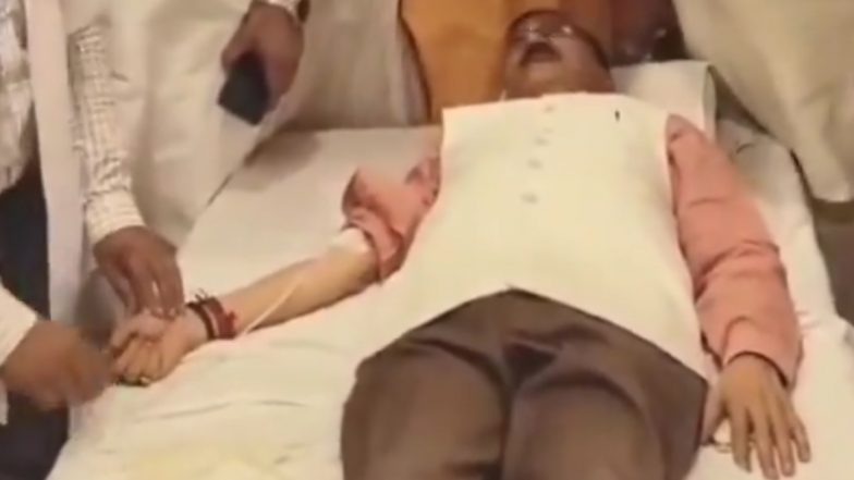 Did Vinod Agarwal Fake Blood Donation? Viral Video Shows BJP Mayor Getting Up Without Donating Blood in UP’s Moradabad