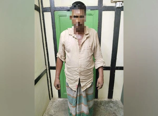 India News | BSF in Joint Operation with Meghalaya Police Apprehends Bangladeshi Smuggler Near International Border
