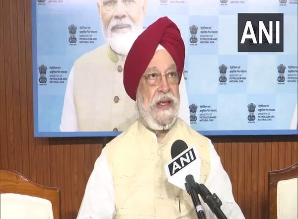 Business News | Minister Hardeep Puri Lauds Role of Oil Companies in Times of Natural Disasters