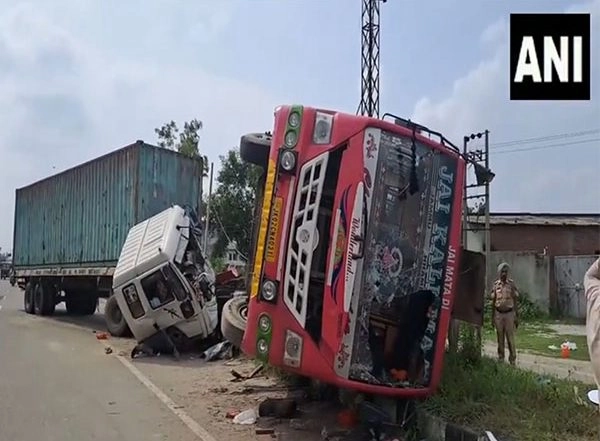 India News | One Dead, Two Injured in Haridwar-Jammu Bus Accident; 35 Hospitalised