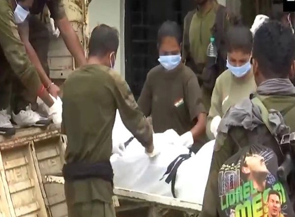 India News | Chattisgarh: Bodies of 9 Naxals Killed in Encounter Brought to Mortuary of Dantewada District Hospital