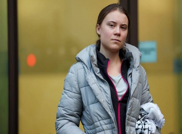 World News | Danish Police Arrest Greta Thunberg in Copenhagen During Pro-Palestine Protest