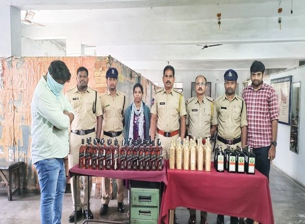 India News | Non-Duty Paid Liquor Worth Rs 3.85 Lakhs Seized in Hyderabad